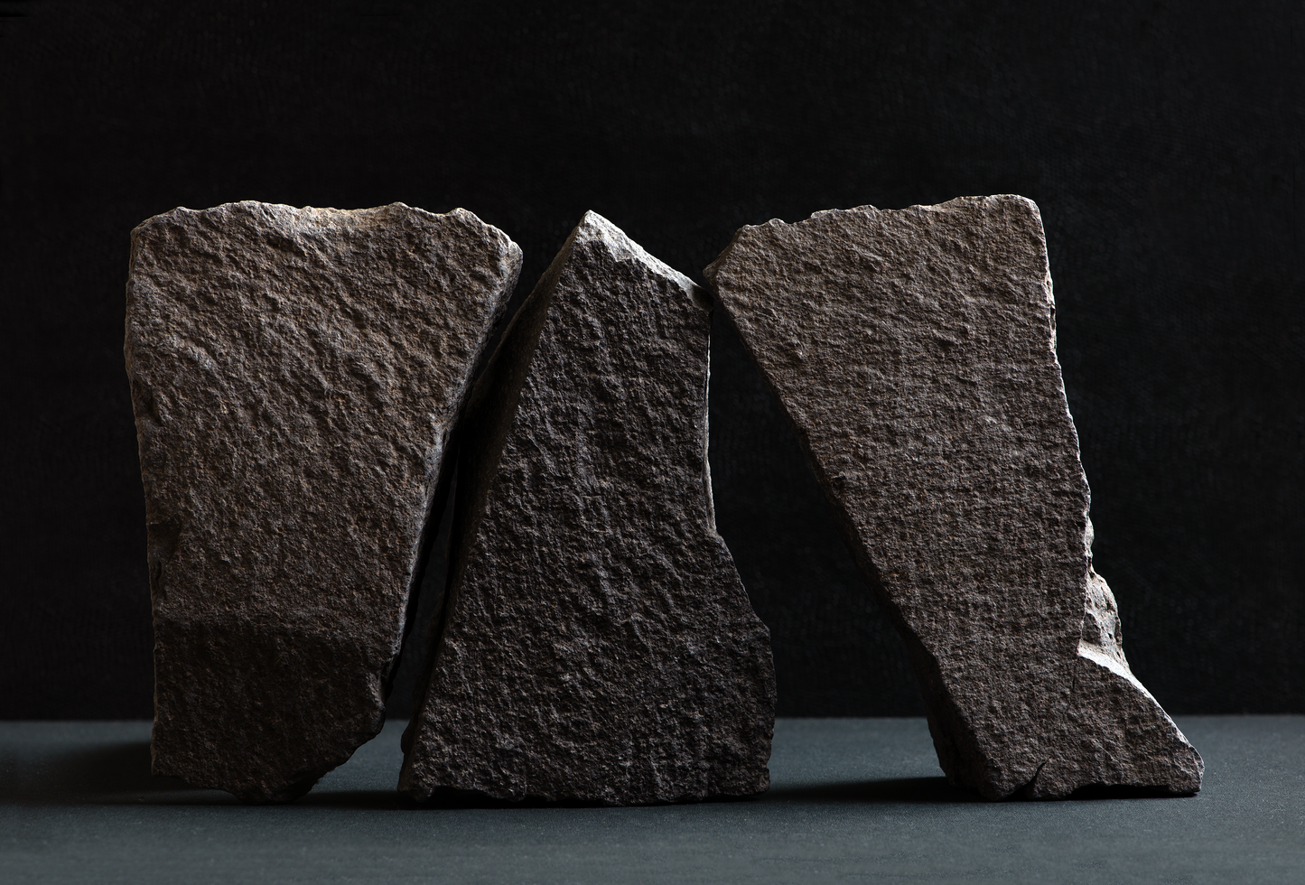 Arrangement of three slabs